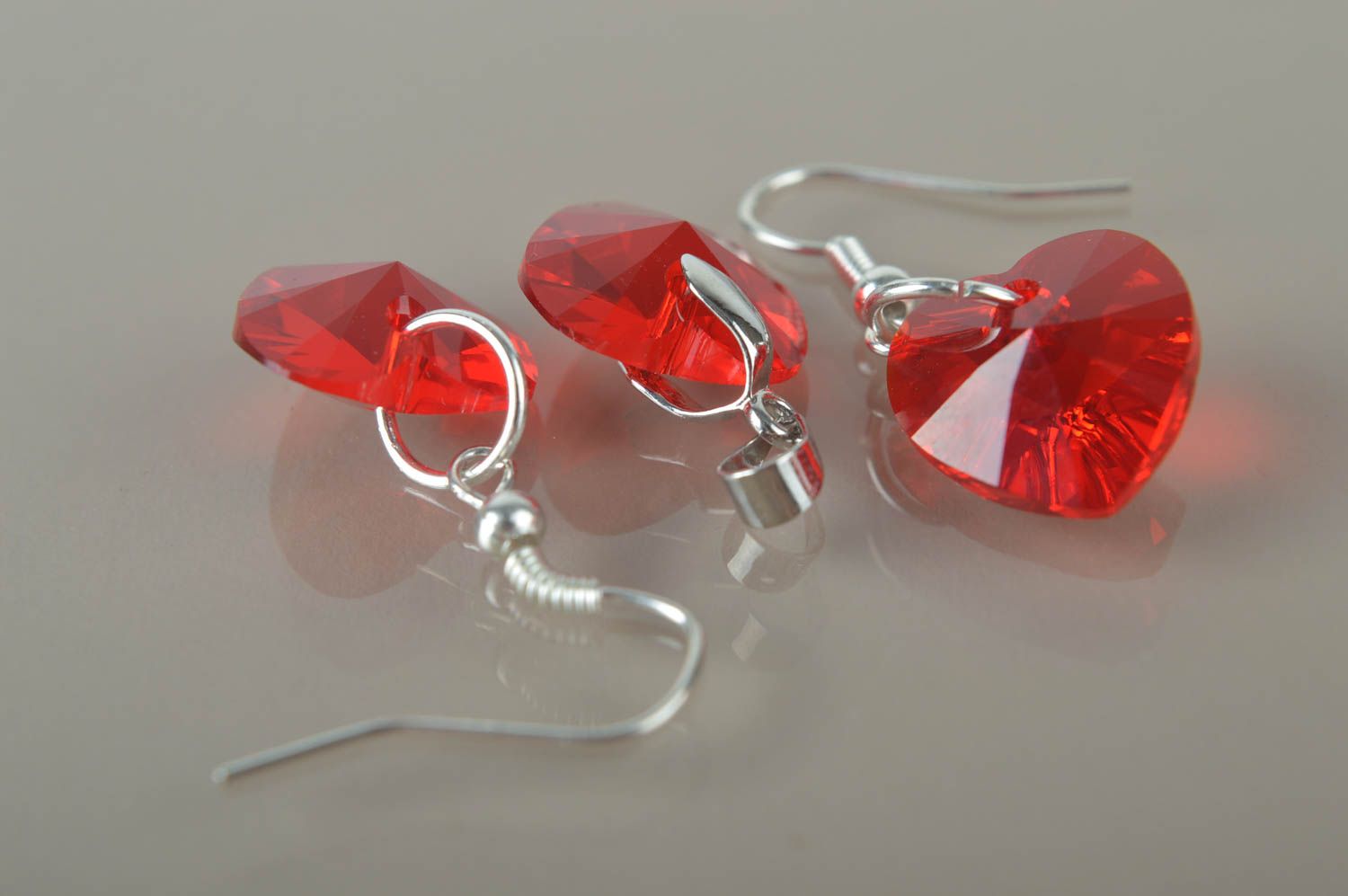 Schmuck Set handmade Schmuck Anhänger Ohrringe Herz Mode Accessoires in Rot  foto 4