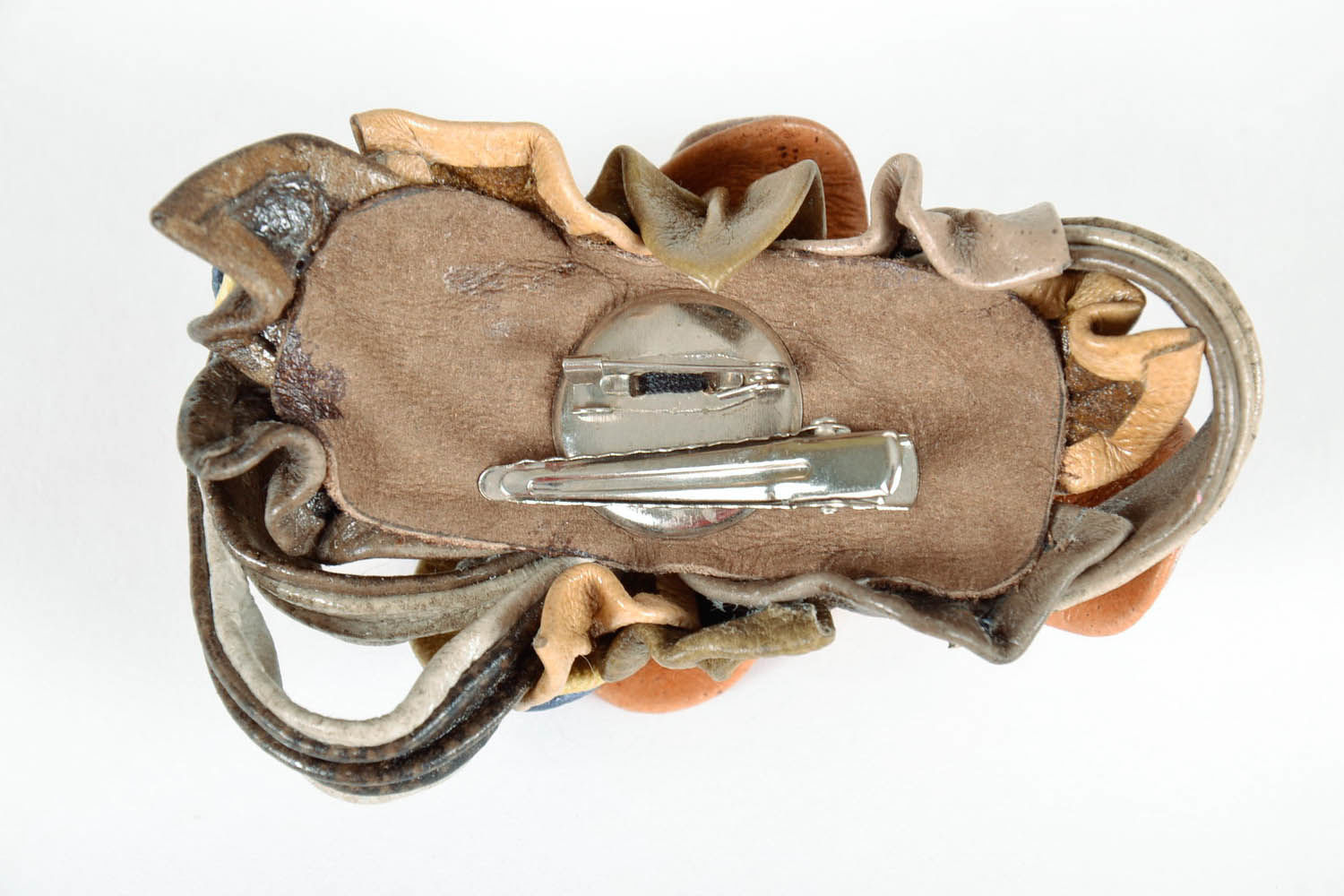 Barrette-broche en cuir faite main originale photo 2