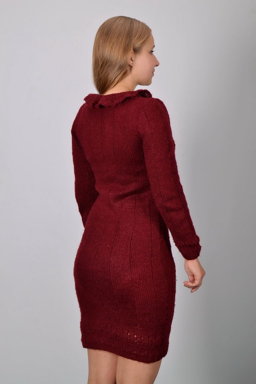 Robe tricotée en laine couleur rouge photo 3