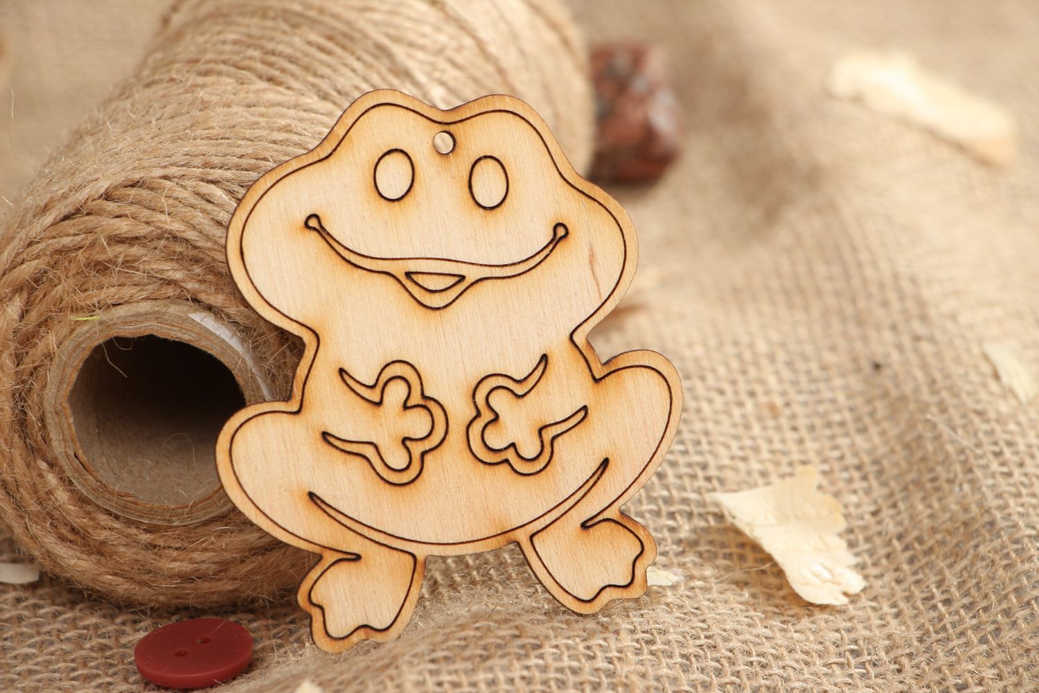 Forme grenouille en bois brut à décorer  photo 4
