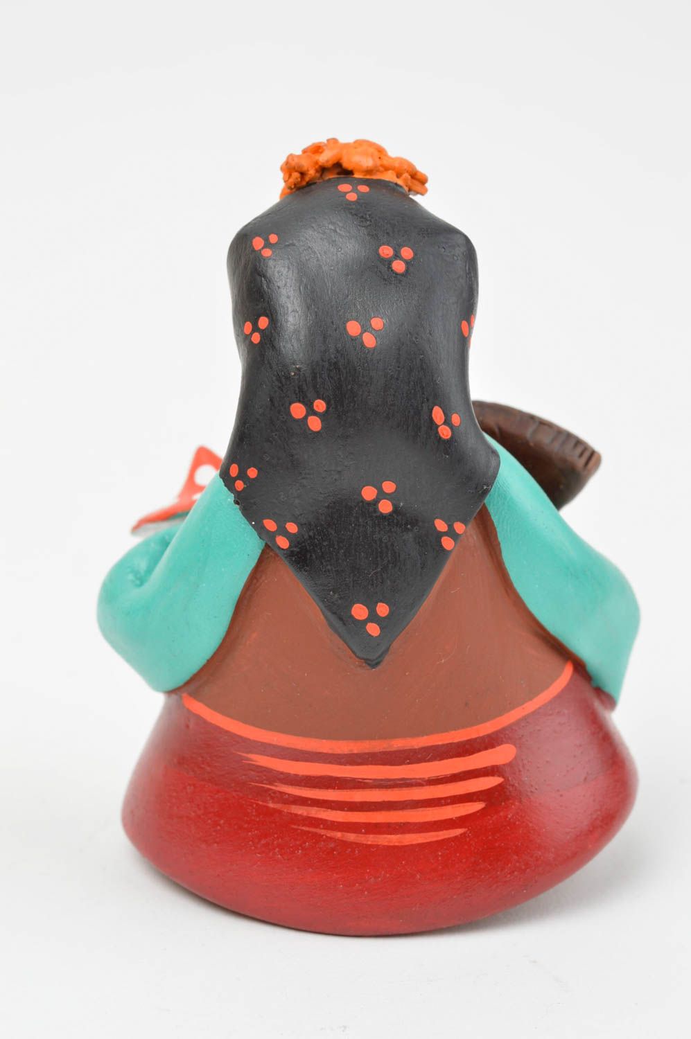 Petite cloche en céramique peinte de couleurs faite main Femme avec balai photo 3