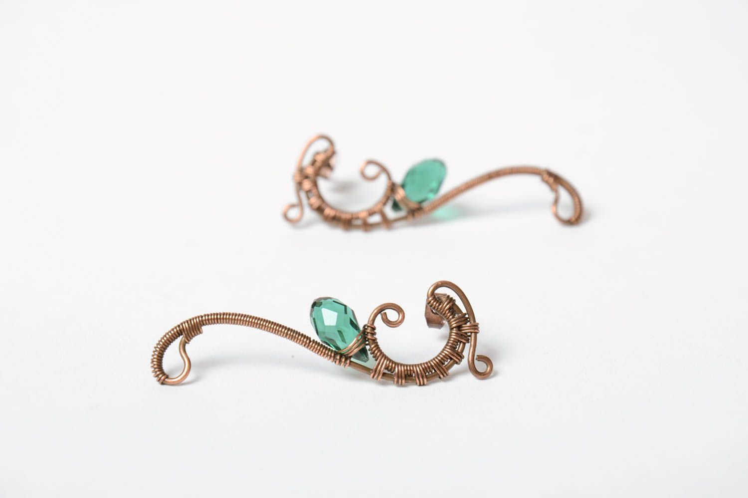 Longues boucles d'oreilles en cuivre avec cristal vert faites main wire wrapping photo 3