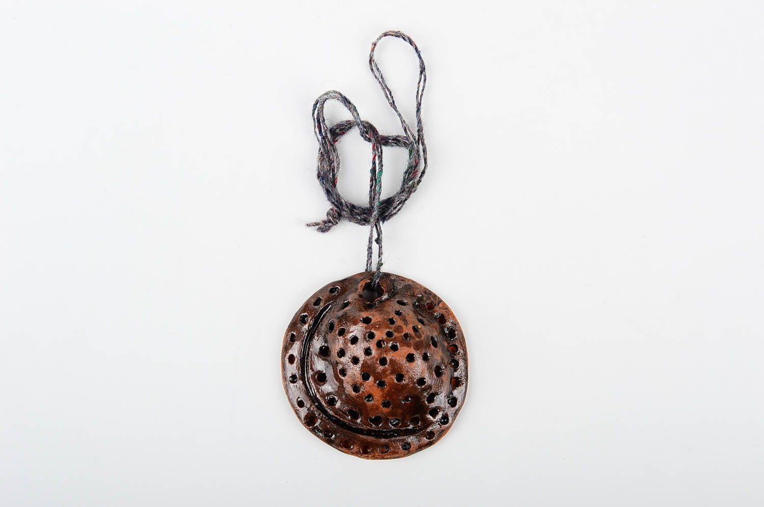 Объемный кулон ручной работы керамическое украшение подвеска на шею коричневая фото 3