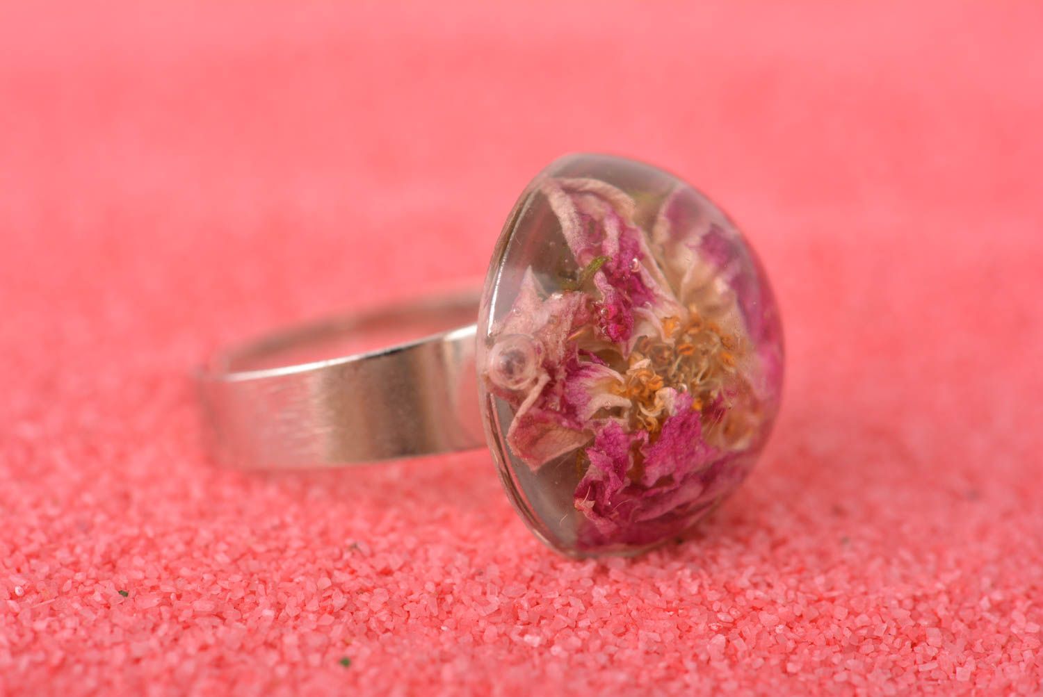 Кольцо ручной работы кольцо из эпоксидной смолы женское кольцо с цветком фото 1