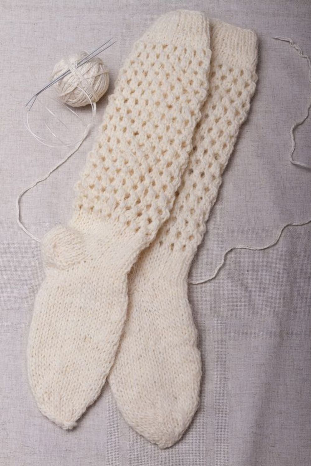 Calcetines largos blancos de lana foto 1