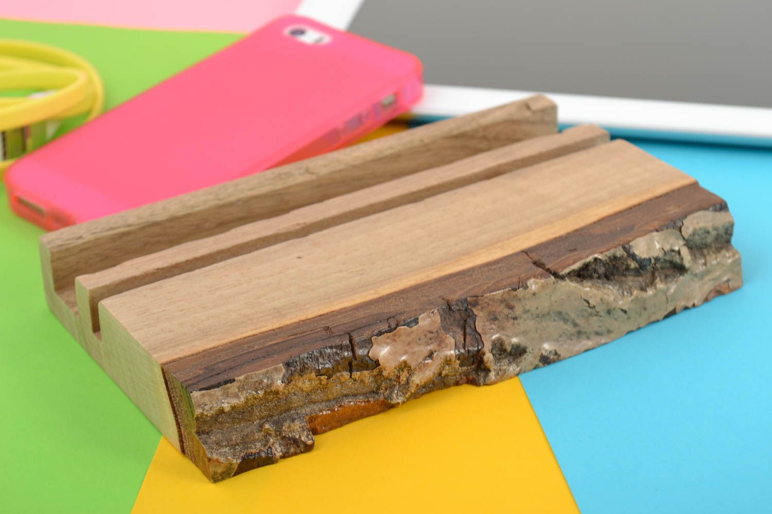 Support pour tablette en bois fait main écologique design de créateur accessoire photo 1