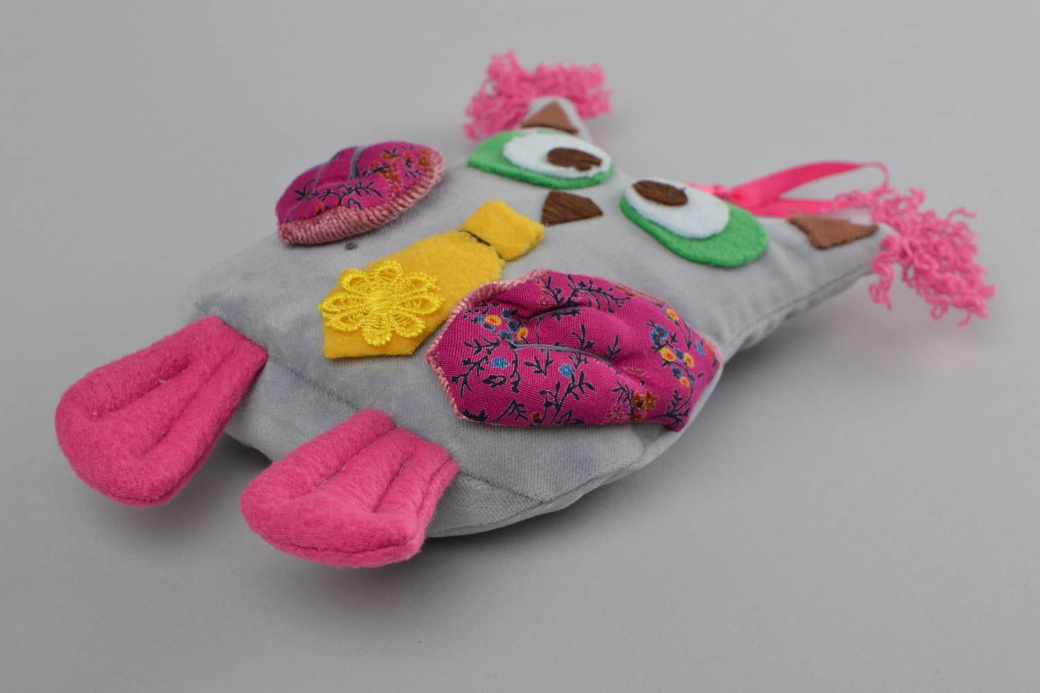Мягкая игрушка ручной работы сова с петелькой из флиса детская подвеска на стену фото 3