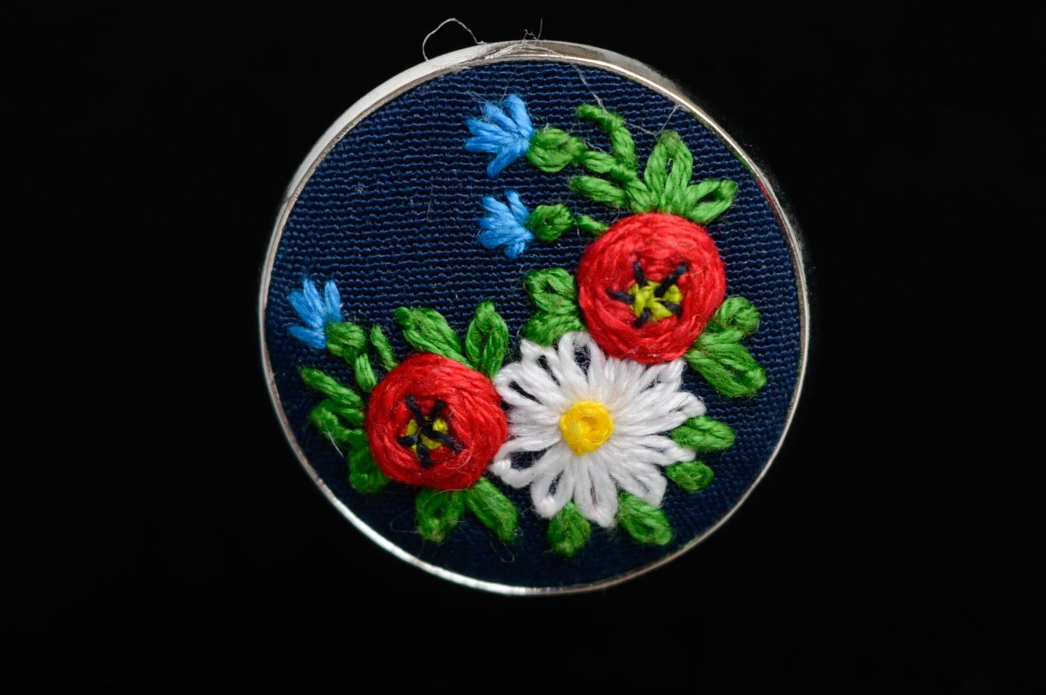Rococo embroidered round ring photo 2