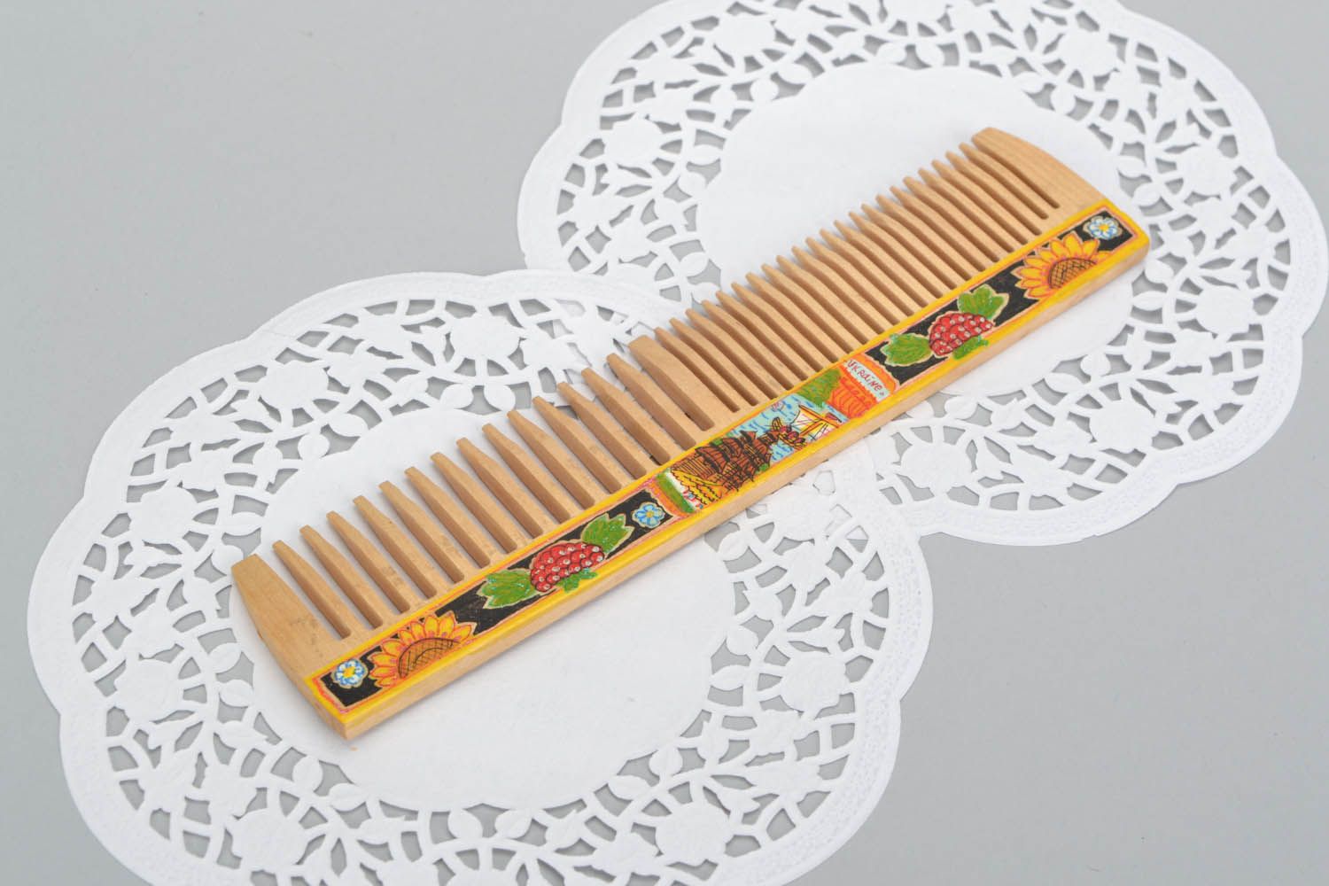Wooden comb for hair photo 1