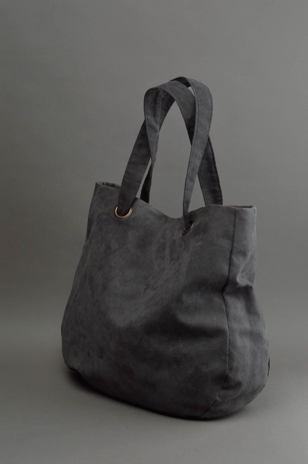 Dunkelgraue große Tasche handmade aus künstlichem Wildleder mit Innentasche foto 2