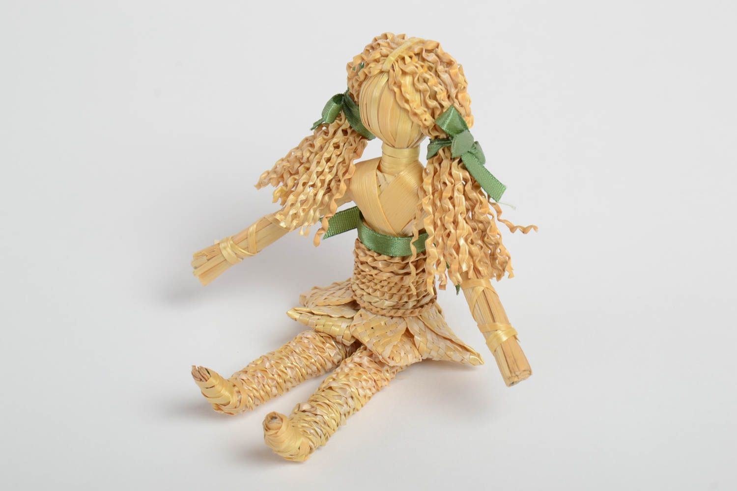 Интерьерная игрушка плетеная из соломы ручной работы оригинальная авторская фото 2