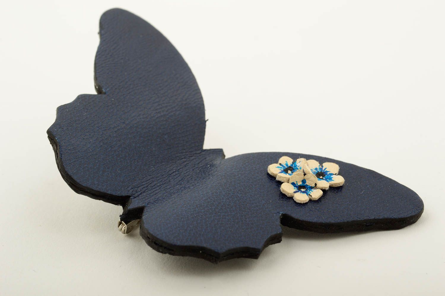 Broche originale Bijou fait main papillon bleu foncé en cuir Cadeau pour femme photo 3