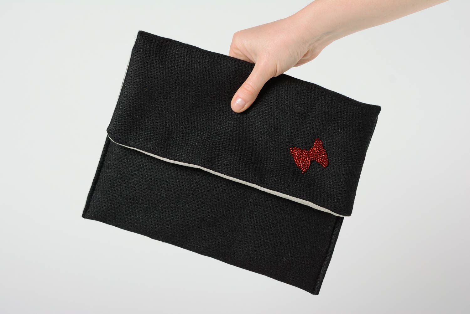 Handmade small black clutch bag sewn of linen fabric with red beaded bow photo 4