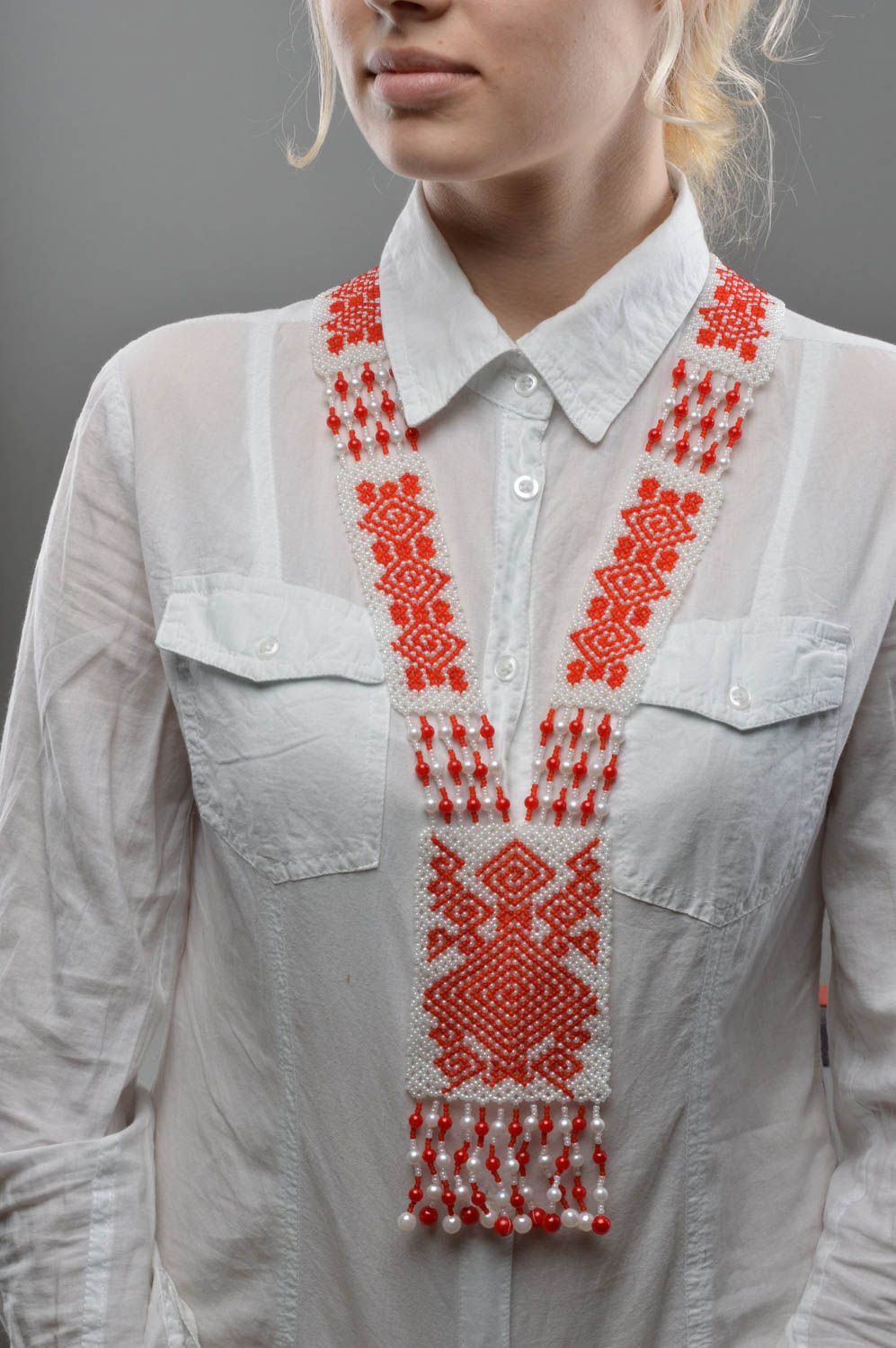 Гердан из бисера этническое ожерелье ручной работы белое с красным авторское фото 5