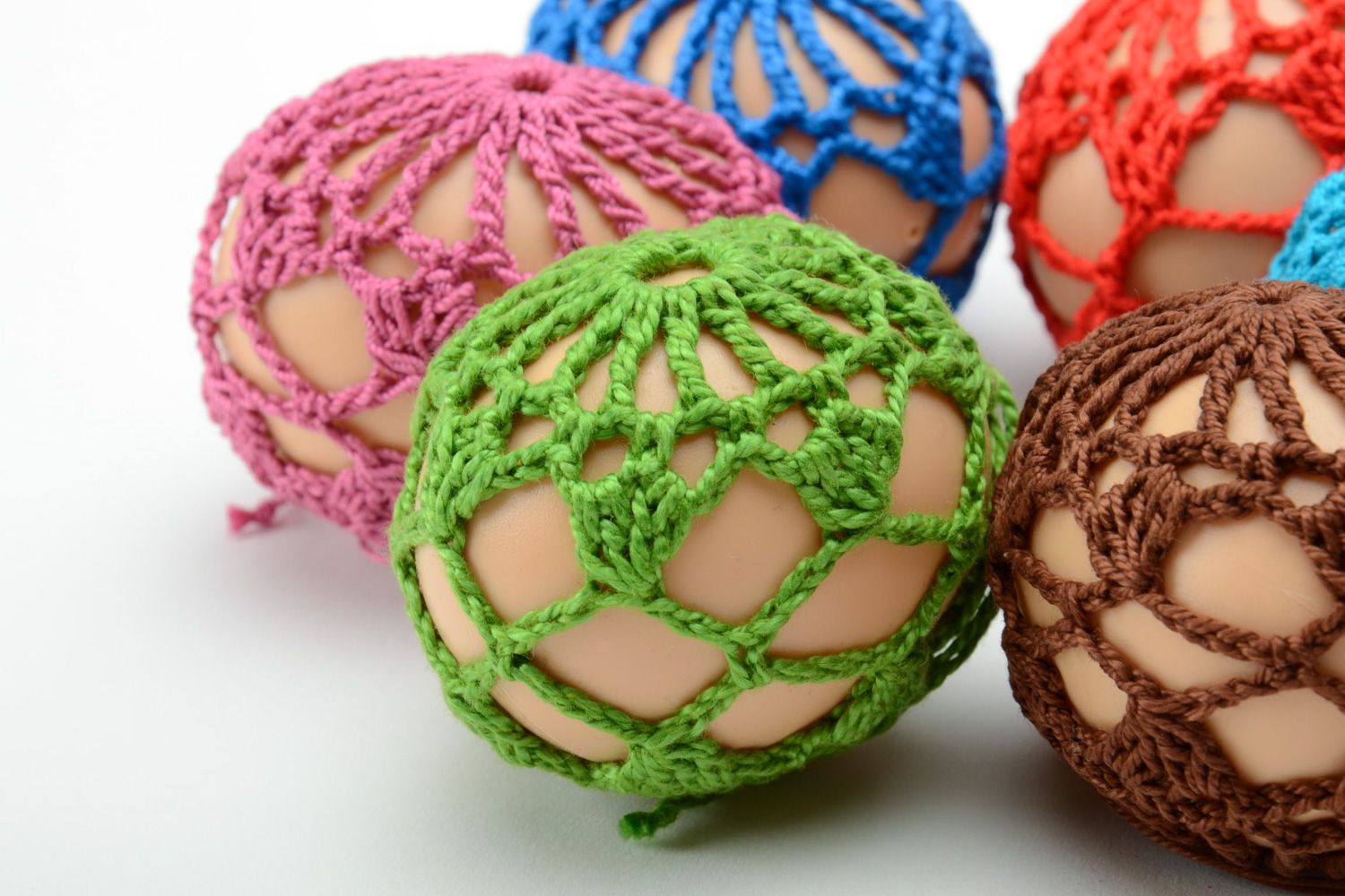 Handmade interior pendant Easter eggs crochet over with cotton threads 6 items photo 3