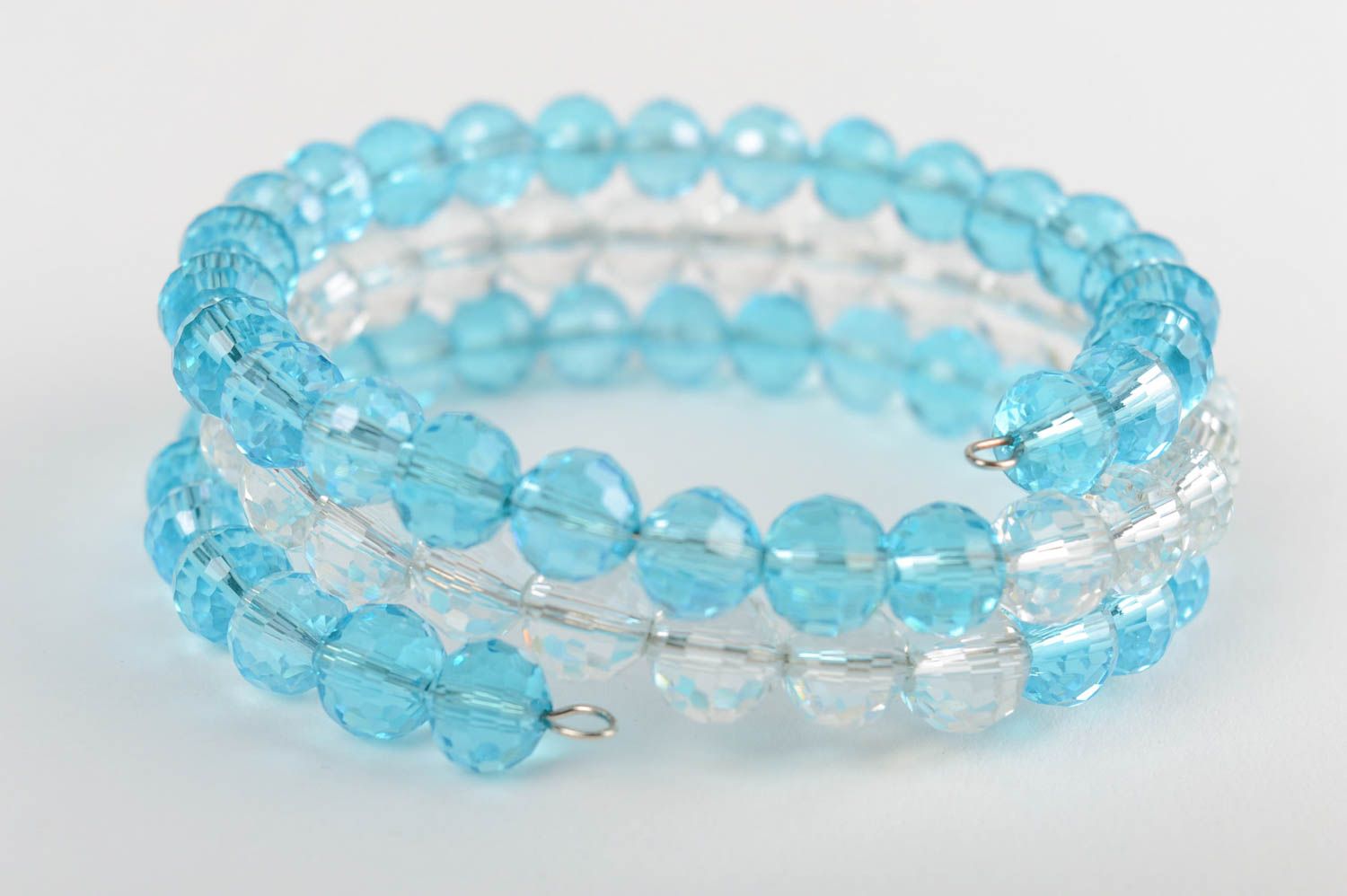 Bracelet fait main en cristal tchèque bleu ciel tendre à trois rangs accessoire photo 4