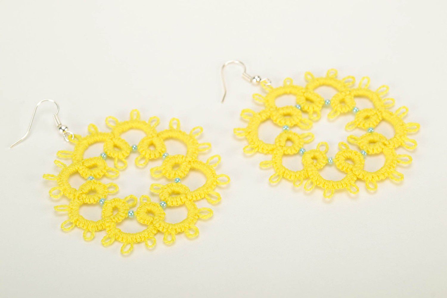 Gelbe Ohrringe aus Schiffchenspitze, handmade foto 2