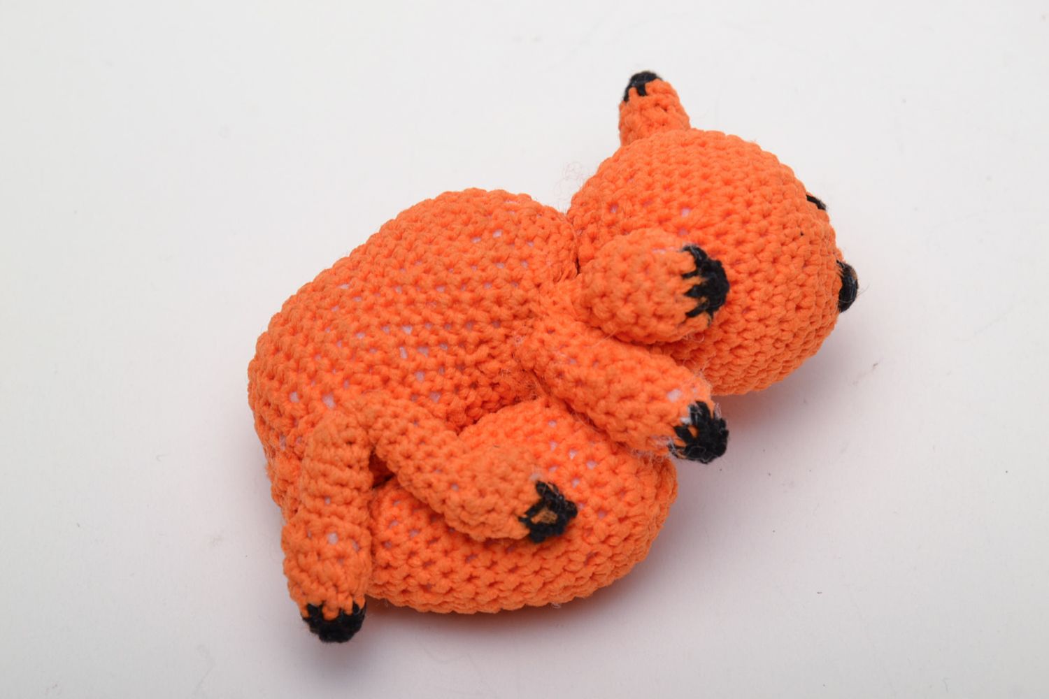 Petit jouet décoratif tricoté mou fait main en forme de renard roux mignon photo 4