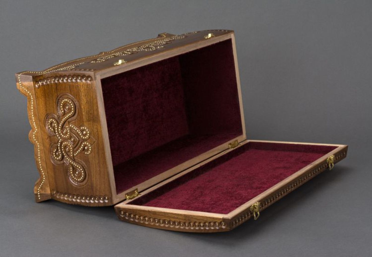Carved jewelry box with inlay photo 5