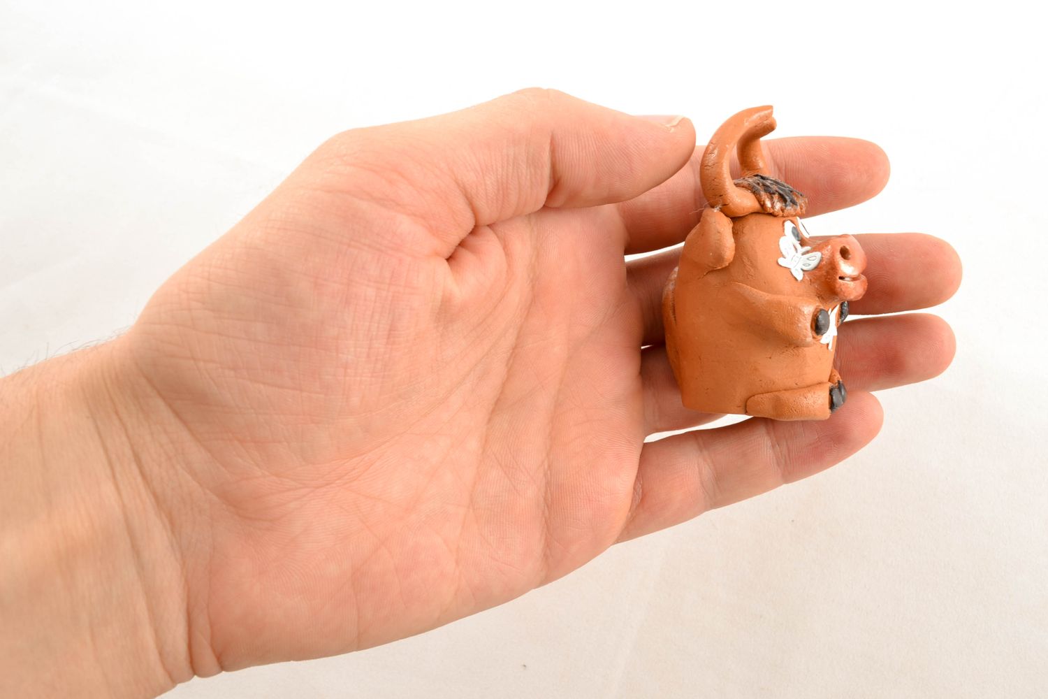 Figurine miniature en terre cuite vache faite main photo 1