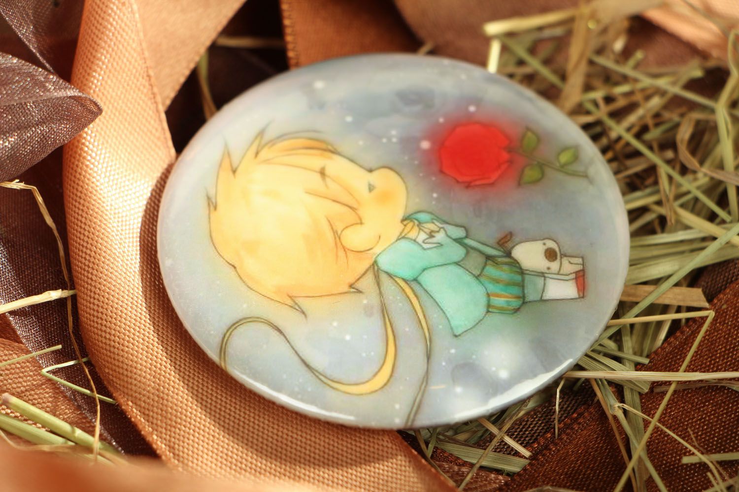 Small mirror with cute picture photo 4