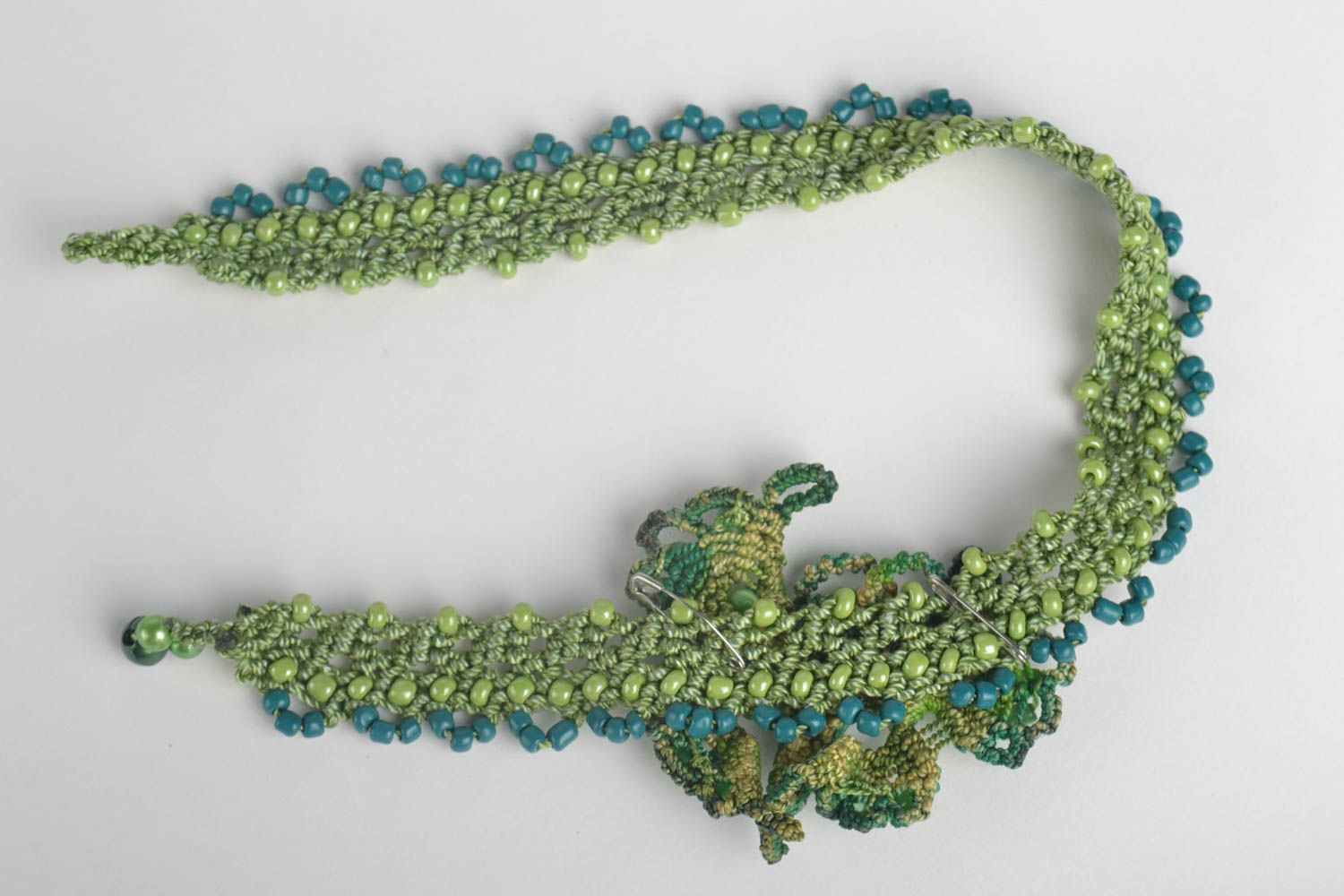Collier textile Broche fait main Accessoires femme beaux en perles de rocaille photo 3