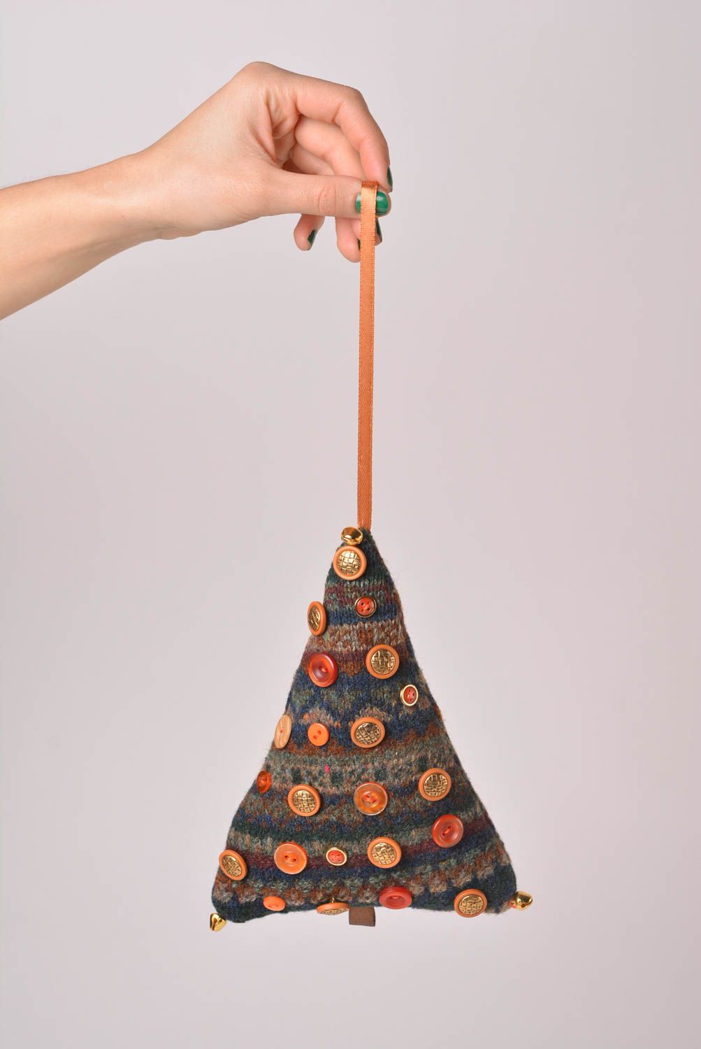 Мягкая игрушка ручной работы декор для дома мягкая подвеска елка оригинальная фото 2