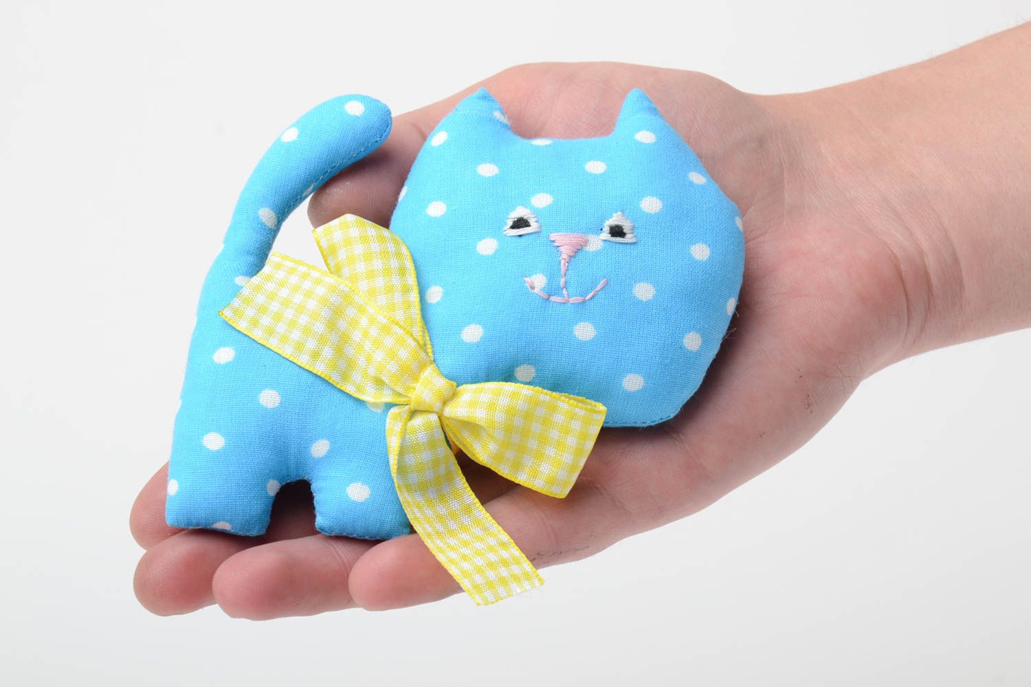 Weiches kleines handgemachtes Kuscheltier Kater blau gepunktet aus Kattun für Kinder foto 5