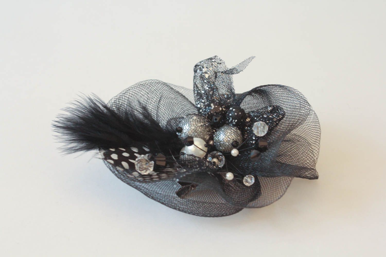 Black tulle and feather hair clip photo 3