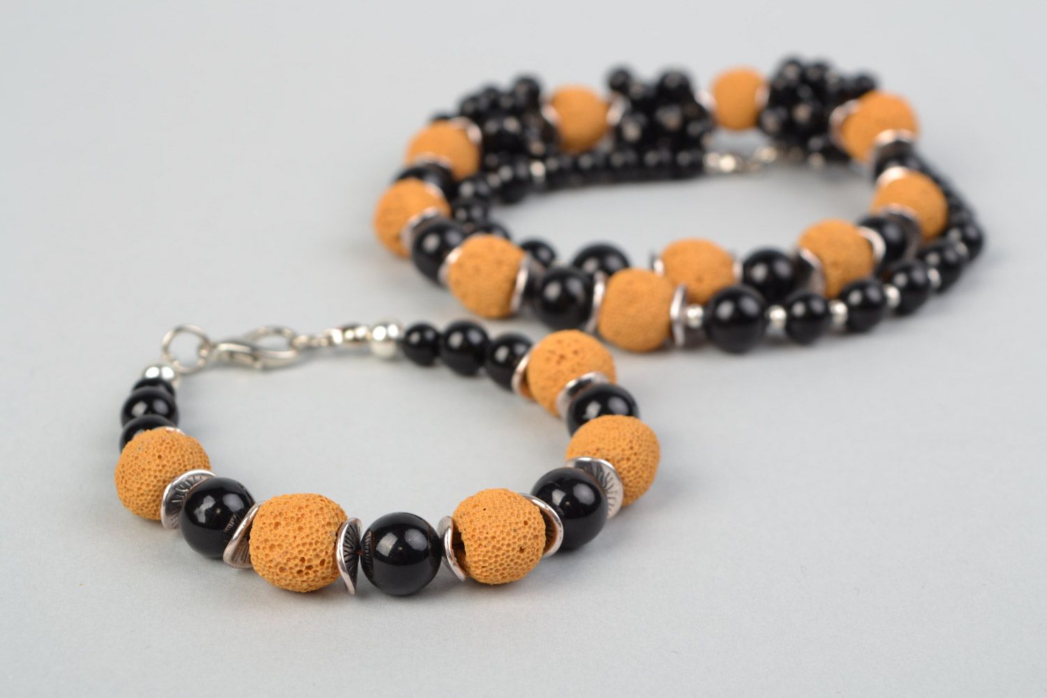 Handmade natural stone jewelry set yellow and black necklace and bracelet  photo 4