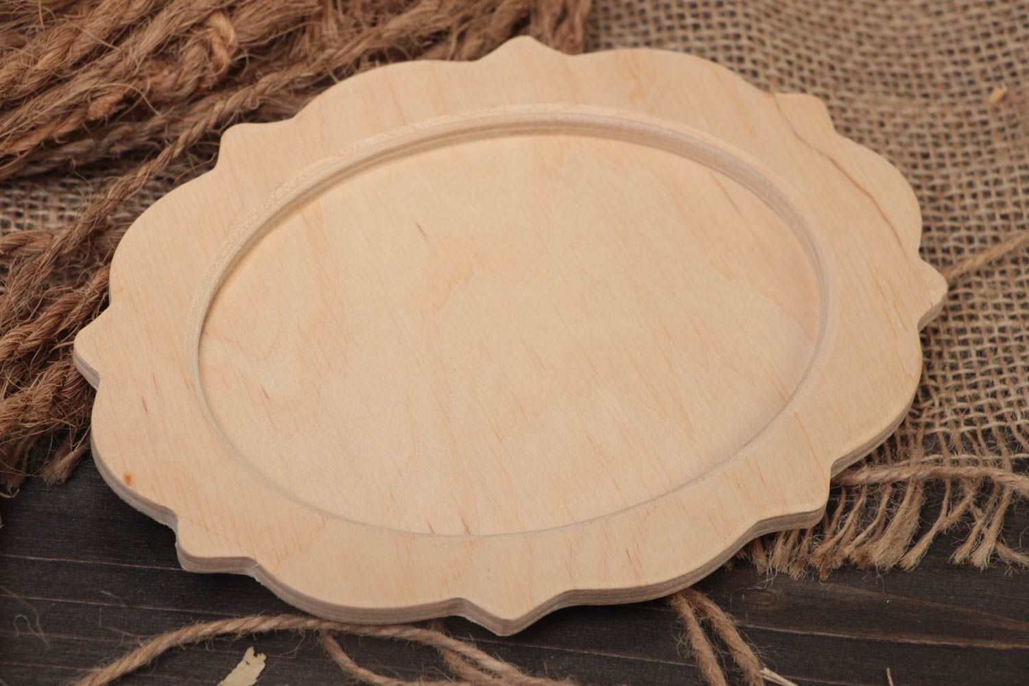 Forme en bois brut fait main à décorer ou peindre pour petit plat ovale photo 1