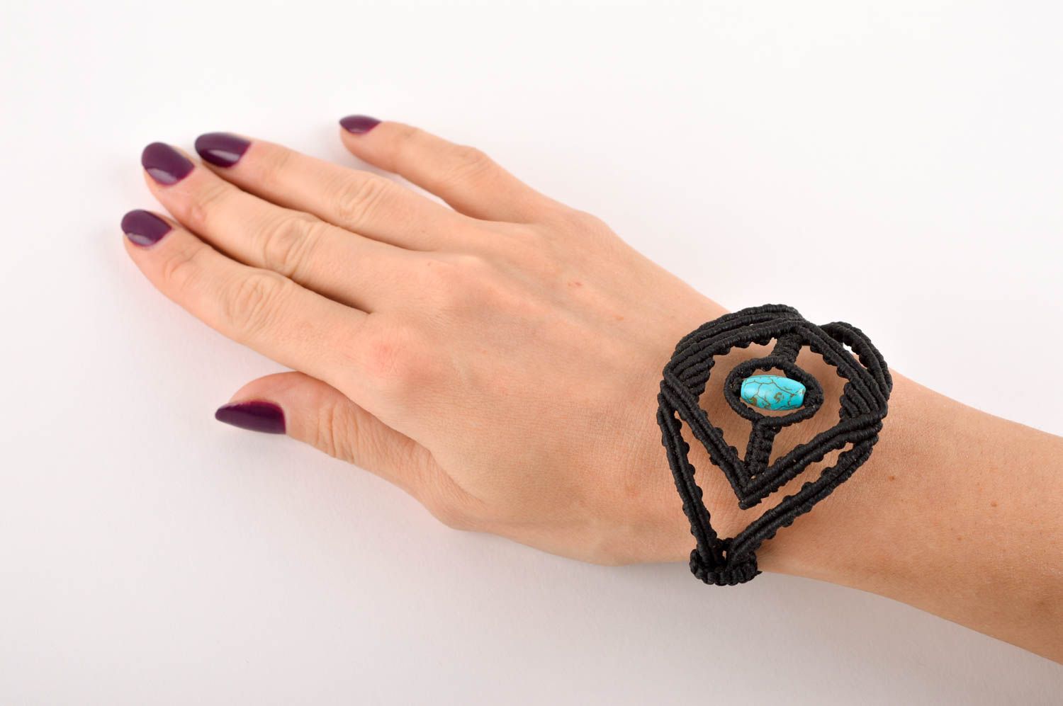 Модный браслет украшение ручной работы черный браслет из ниток с бирюзой фото 5