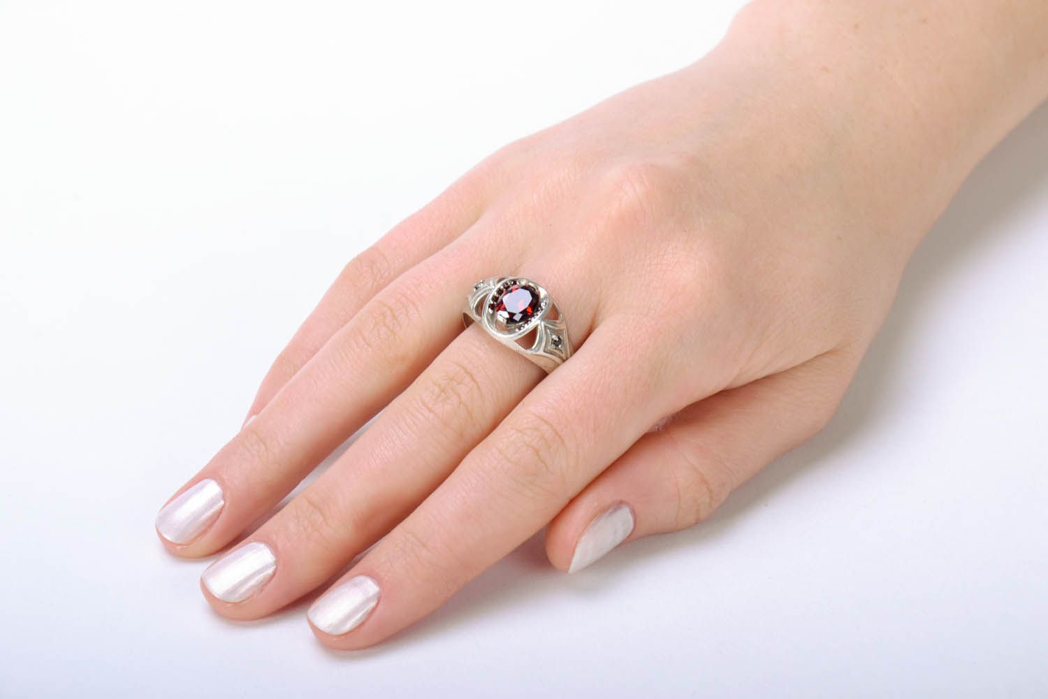 Перстень из серебра с камнем фото 5