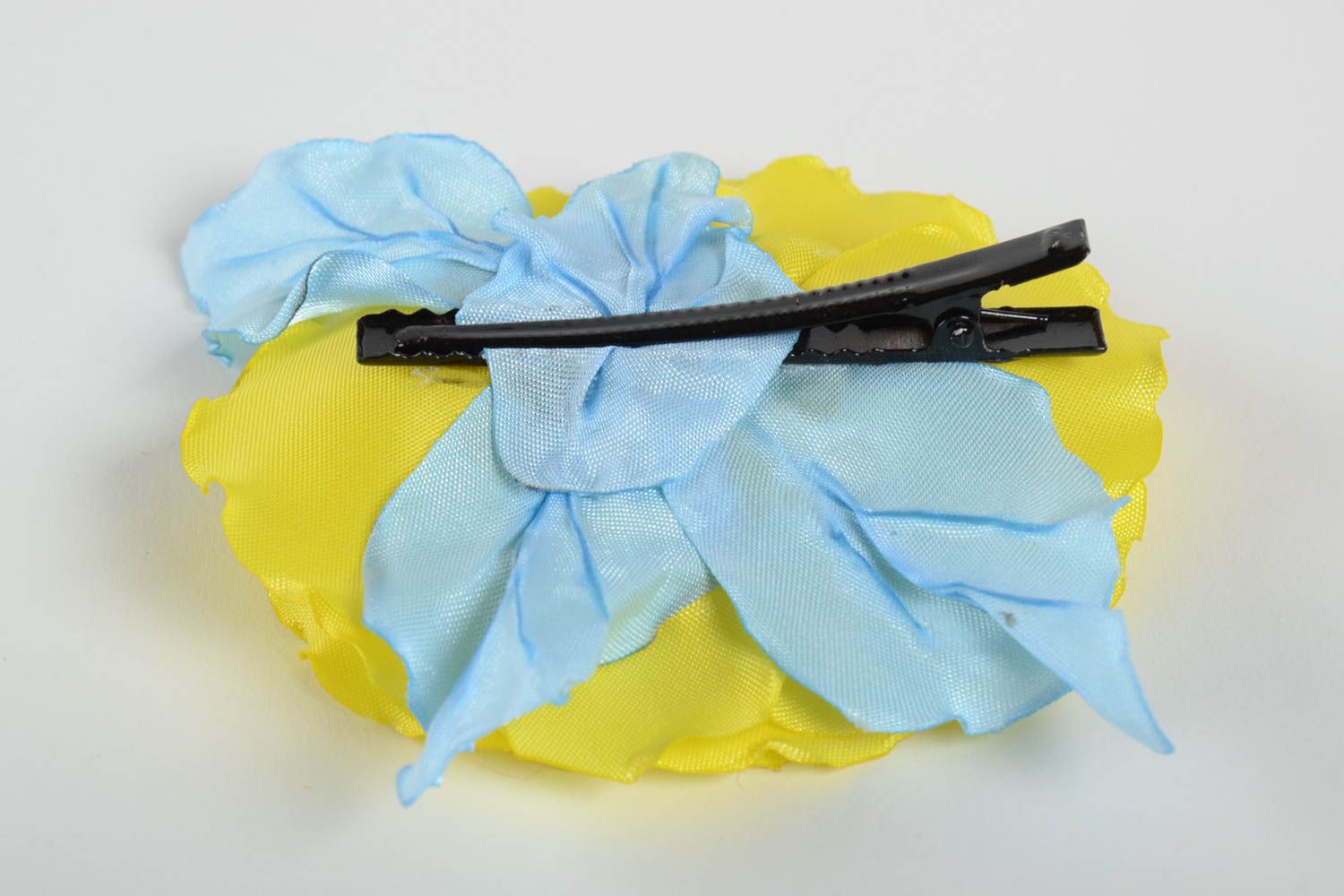 Заколка для волос в виде цветка из атласной ленты ручной работы авторская Мак фото 3