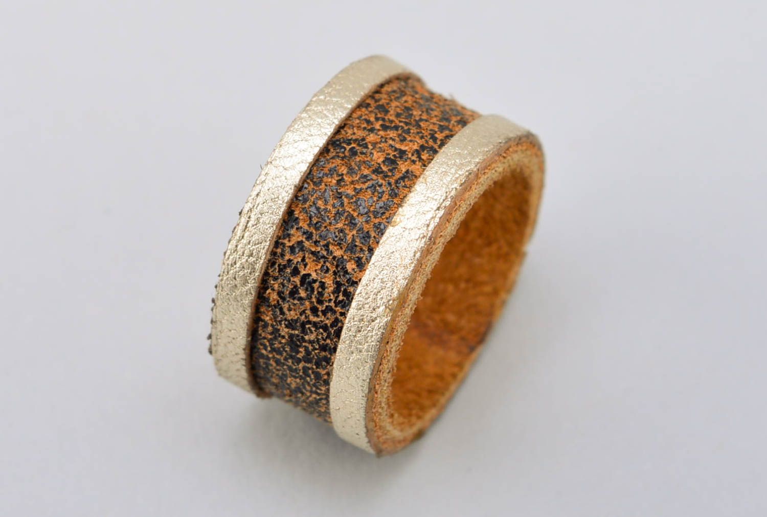 Кольцо из кожи кольцо ручной работы украшение из кожи аксессуар из кожи кольцо фото 5