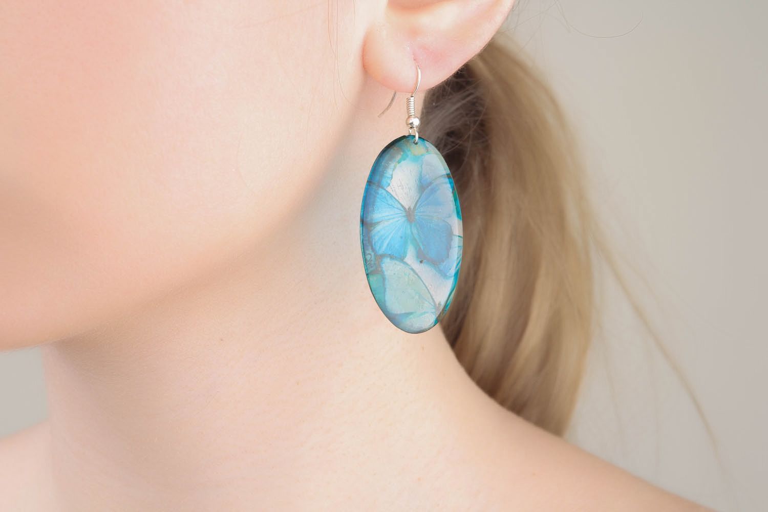 Oval earrings made ​​of epoxy resin photo 4
