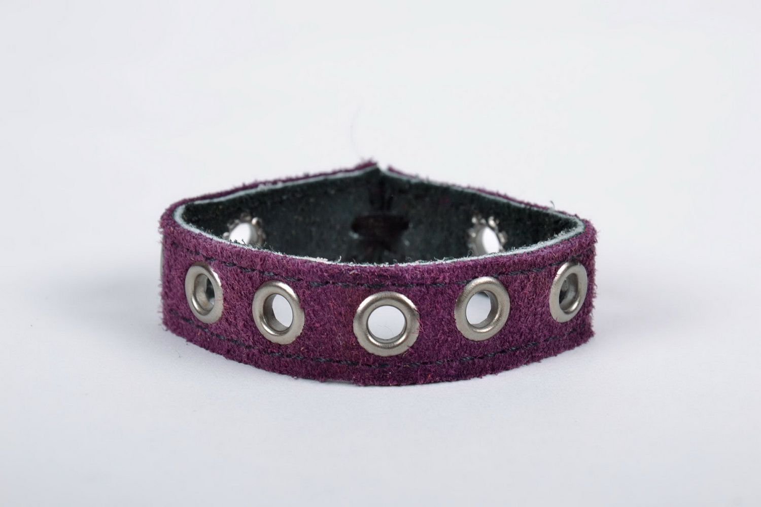 Bracelet fait main violet en cuir  photo 3