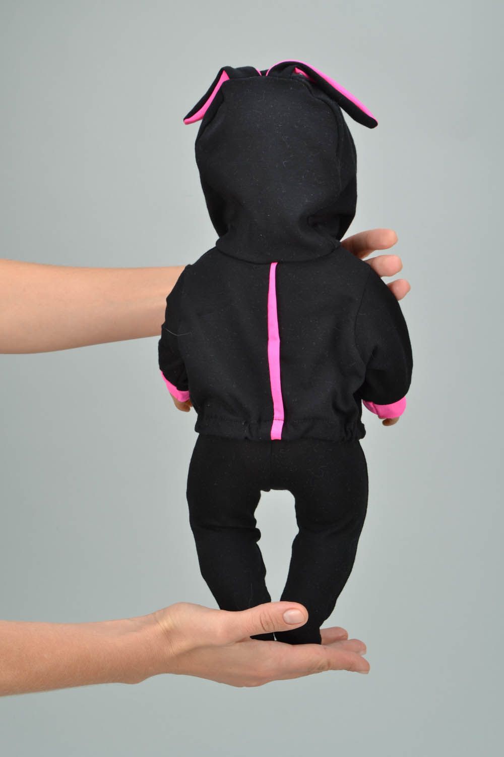 Accessoire poupée costume en tricot fait main photo 3