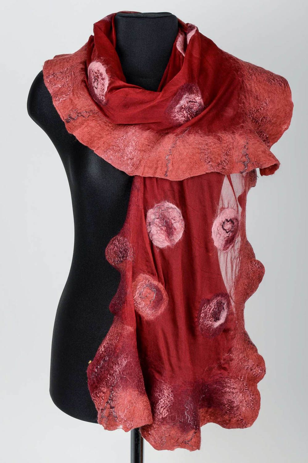 Écharpe rouge faite main Écharpe en laine et soie Cadeau pour femme longue large photo 1