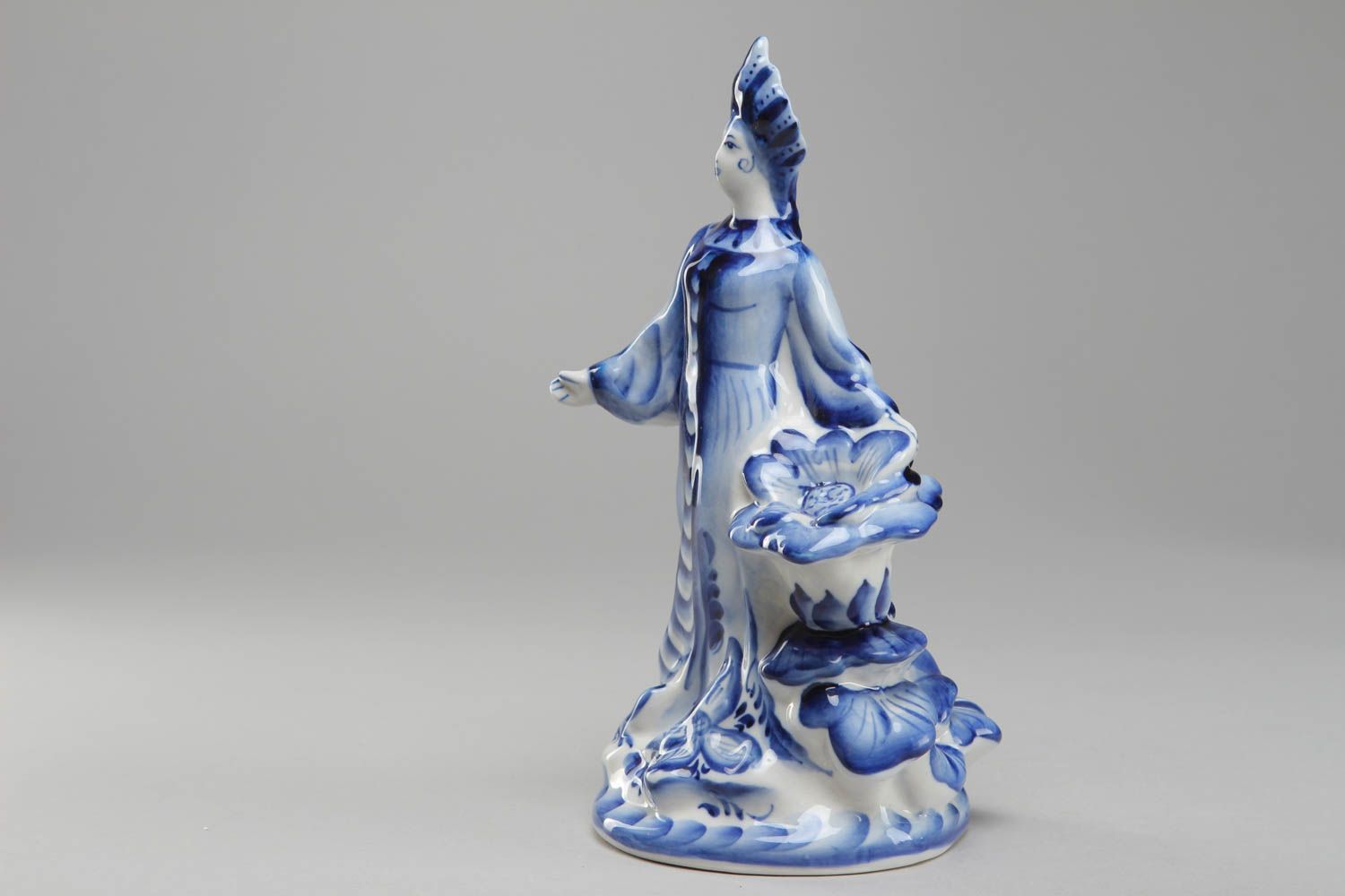 Figurine en porcelaine de Gjel faite main Reine de la Montagne de Cuivre photo 2