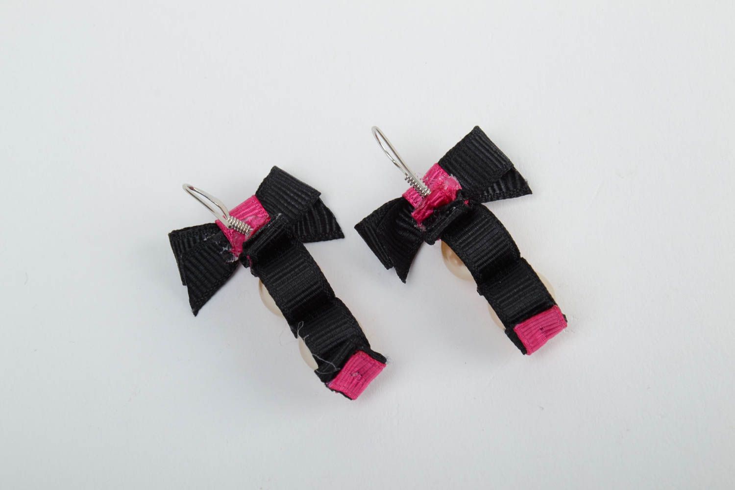Handmade black and pink dangling earrings with rep ribbon bows and plastic beads photo 3