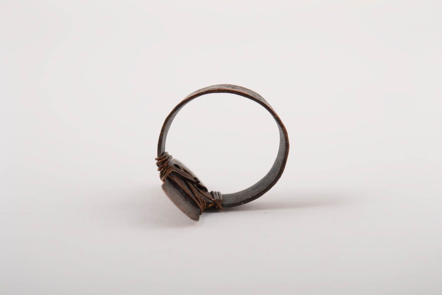 Красивое кольцо хэнд мэйд украшение в технике wire wrap медное кольцо простое фото 4