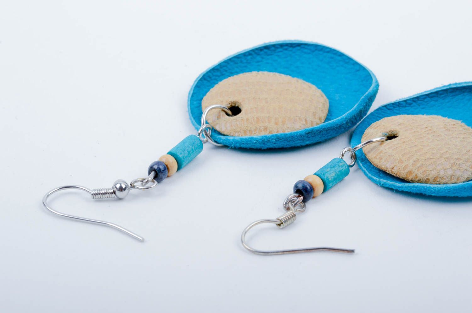 Boucles d'oreilles cuir naturel Bijou fait main bleu design Cadeau mode photo 5