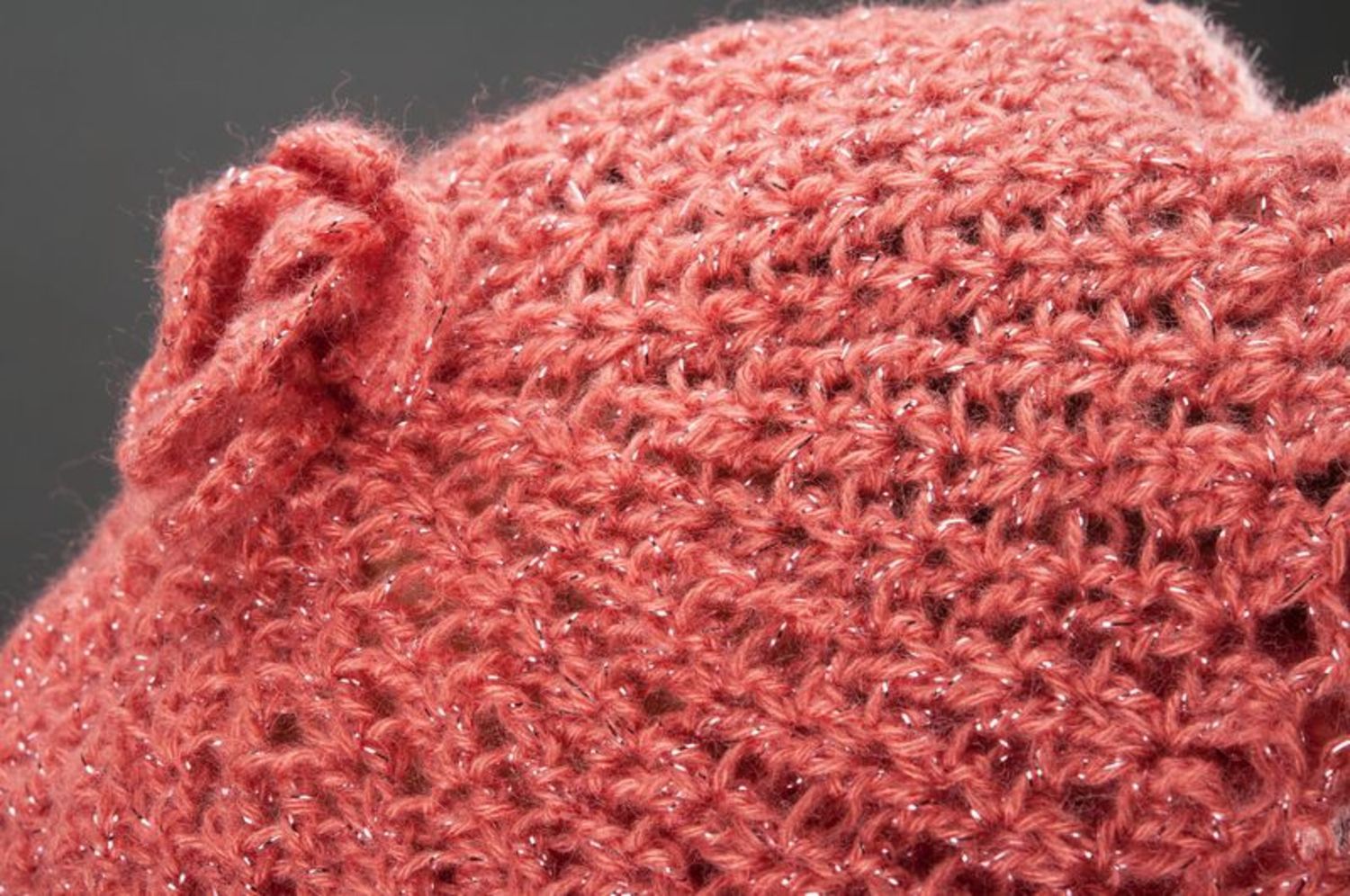 Coral knitted beret photo 2