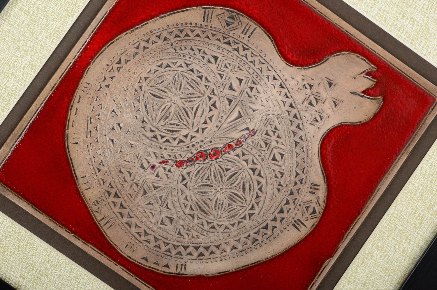 Керамическая плитка в рамке красивое паннно настенный декор ручной работы фото 3