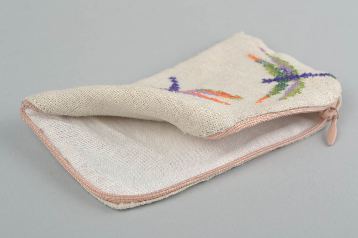 Текстильный чехол для мобильного телефона ручной работы с вышивкой крестиком фото 5