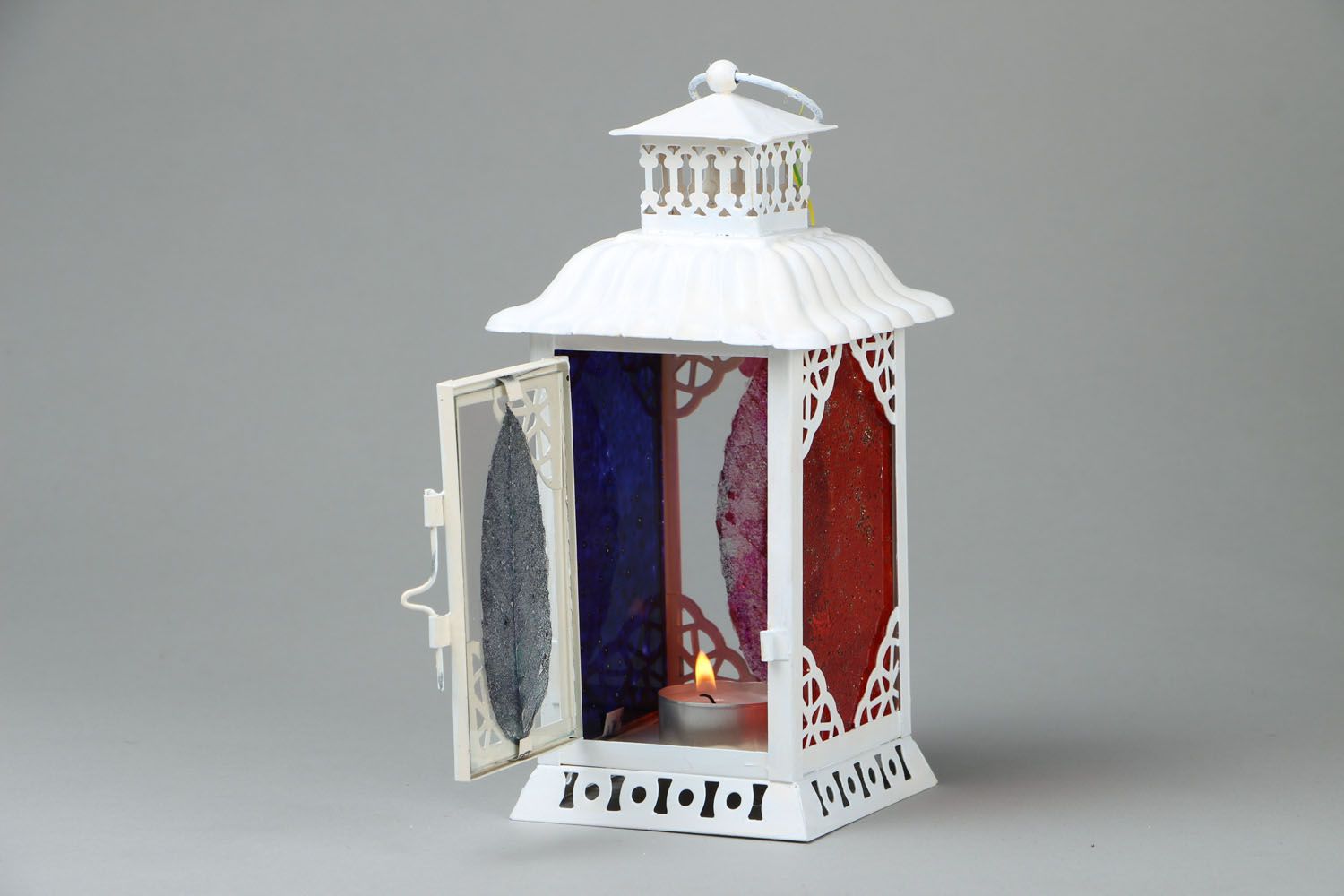 White metal candle lantern in Moroccan style with red & blue glass 8,66 inches, 0,94 lb photo 2