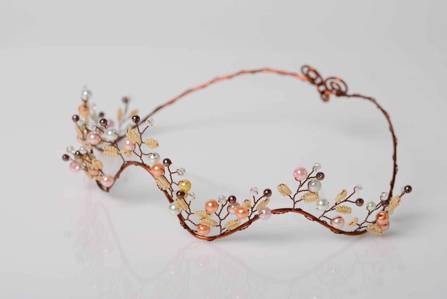 Handmade elegant woven metal wire tiara with beads beautiful hair accessory photo 3