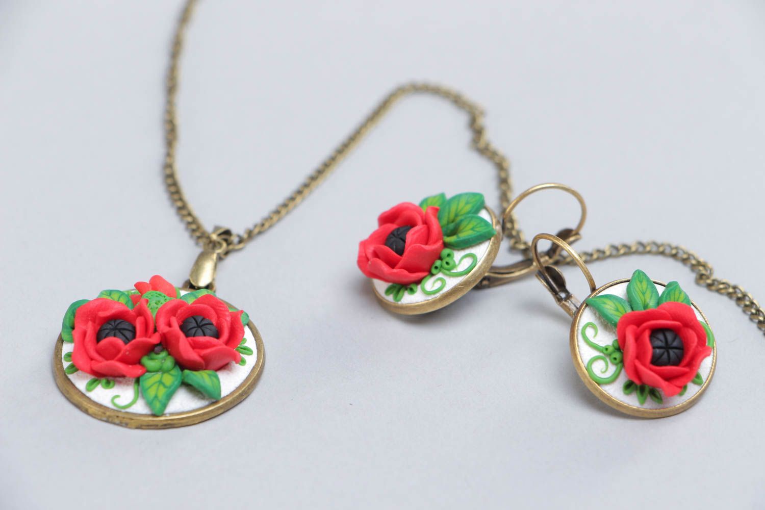 Homemade plastic jewelry set 2 pieces designer earrings and pendant Red Poppies photo 3
