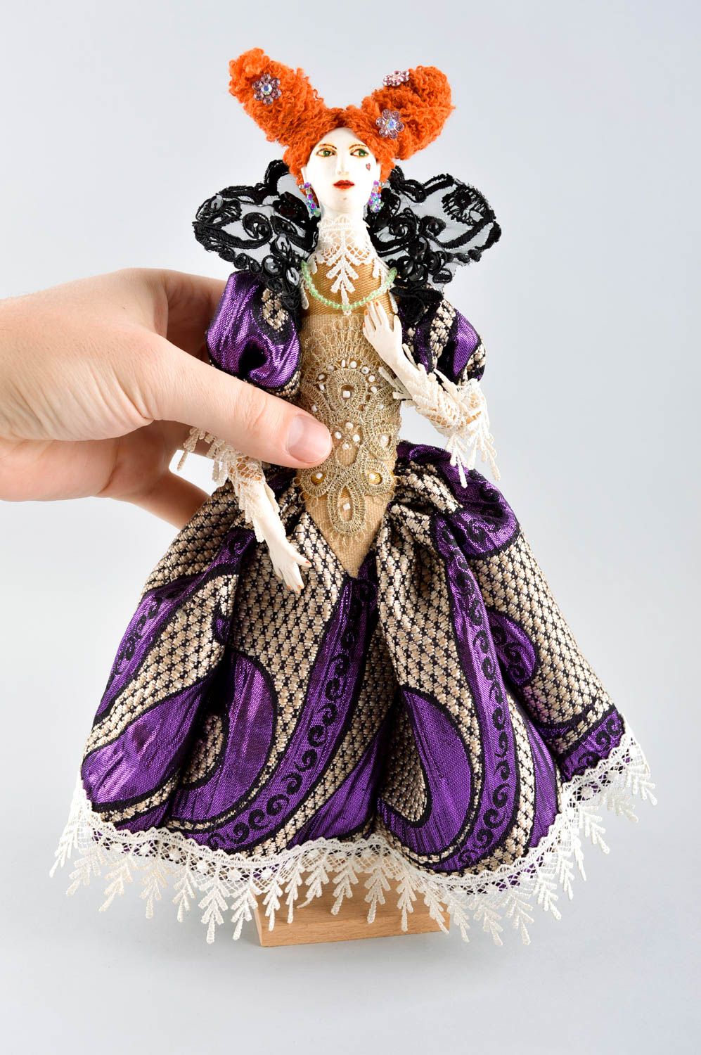 Muñeca artesanal con vestido lujoso regalo personalizado elemento decorativo foto 3